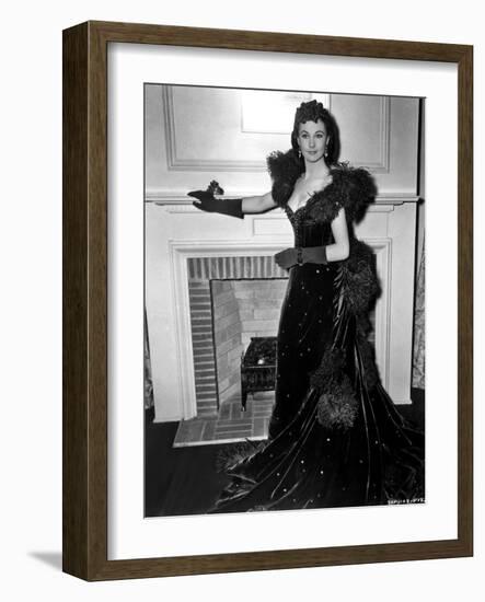 Vivien Leigh, Gone with the Wind, directed by Victor Fleming, 1939 (b/w photo)-null-Framed Photo