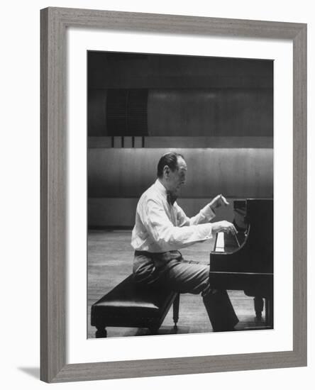 Vladimir Horowitz-Alfred Eisenstaedt-Framed Premium Photographic Print