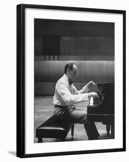 Vladimir Horowitz-Alfred Eisenstaedt-Framed Premium Photographic Print