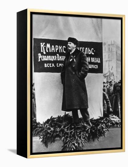 Vladimir Lenin He Speaks on the Occasion of the Inauguration of Monuments to Marx and Engels Moscow-null-Framed Premier Image Canvas