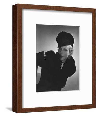 Vogue October 1935 Cora Hemmet In Black Velvet Premium Photographic Print Horst P Horst Art Com Vogue October 1935 Cora Hemmet In Black Velvet Premium Photographic Print Horst P Horst Art Com