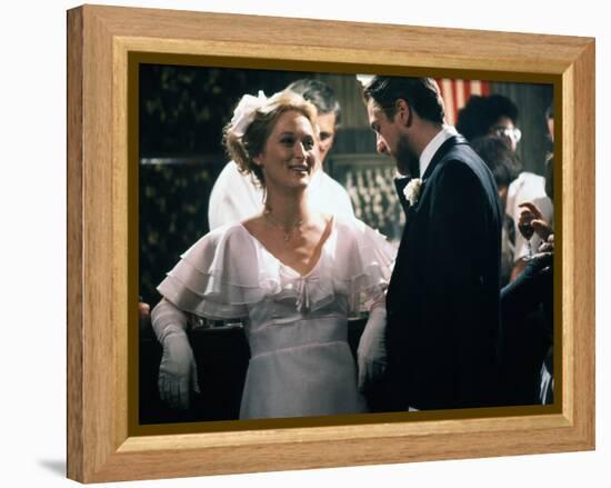 Voyage au bout by l'enfer THE DEER HUNTER by Michael Cimino with Meryl Streep and Robert by Niro, 1-null-Framed Stretched Canvas