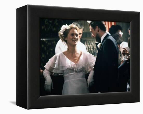 Voyage au bout by l'enfer THE DEER HUNTER by Michael Cimino with Meryl Streep and Robert by Niro, 1-null-Framed Stretched Canvas