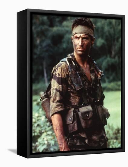 Voyage au bout by l'enfer THE DEER HUNTER by Michael Cimino with Robert by Niro, 1978 (photo)-null-Framed Stretched Canvas