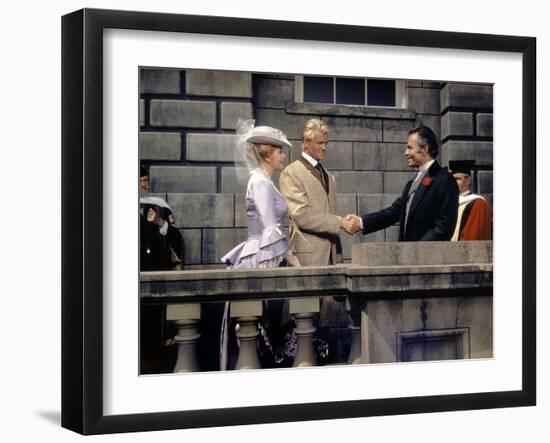 Voyage au centre by la terre JOURNEY TO THE CENTER OF THE EARTH by HenryLevin with James Mason, Pet-null-Framed Photo