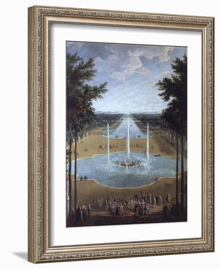 Vue du bassin d'Apollon et du Grand Canal de Versailles en 1713, au premier plan : Louis XIV à la-Pierre Denis Martin-Framed Giclee Print