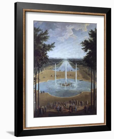 Vue du bassin d'Apollon et du Grand Canal de Versailles en 1713, au premier plan : Louis XIV à la-Pierre Denis Martin-Framed Giclee Print