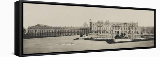 Vue du château de Versailles en 1900, planche I vue 2 de l'album : " L'architecture et la-null-Framed Premier Image Canvas