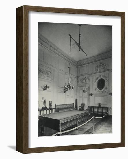 Vue du Salon des officiers (alors Salon de billard) au Grand Trianon-Armand Guérinet-Framed Giclee Print