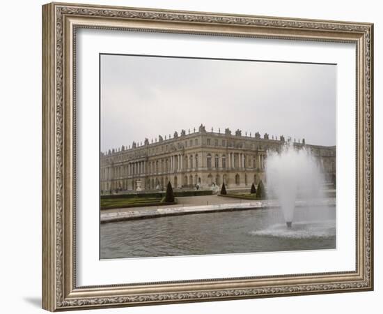 Vue extérieure, côté parc : façade centrale et angle sud-ouest-null-Framed Giclee Print