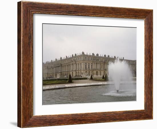 Vue extérieure, côté parc : façade centrale et angle sud-ouest-null-Framed Giclee Print