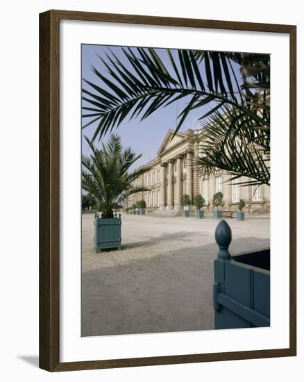 Vue extérieure : façade côté parc-null-Framed Giclee Print