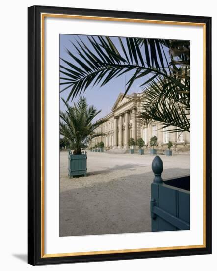 Vue extérieure : façade côté parc-null-Framed Giclee Print