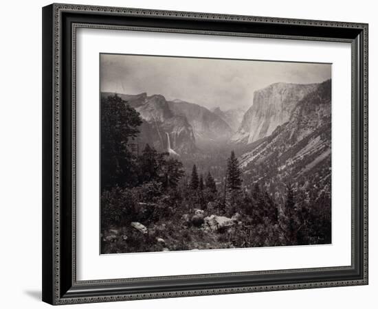 Vue générale de la vallée de Yosémite prise d'Artiste Point, Californie-Carleton Emmons Watkins-Framed Giclee Print