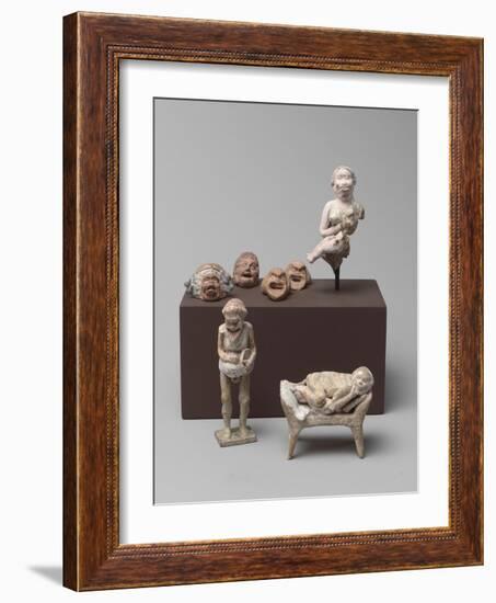 Vue groupée de figurines en terre cuite béotienne-null-Framed Giclee Print