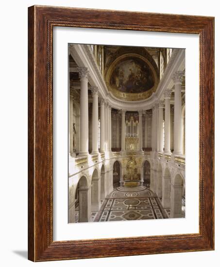 vue intérieure de la chapelle royale de Versailles en 1999-null-Framed Giclee Print