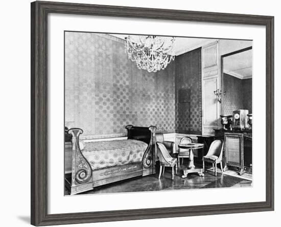 Vue intérieure du Grand Trianon : Chambre de l'Empereur-null-Framed Giclee Print