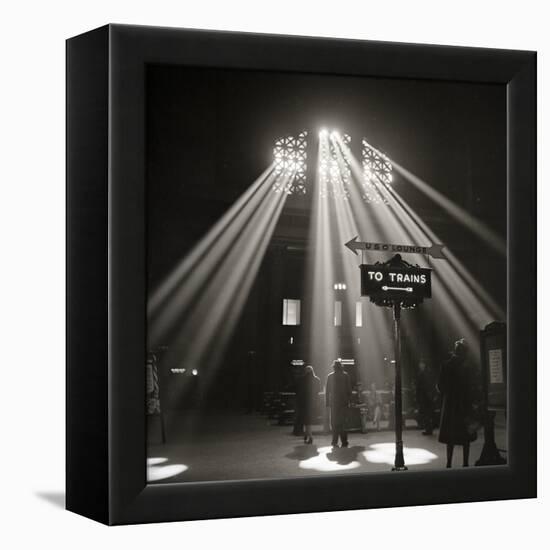 Waiting Room of the Union Station, Chicago-null-Framed Premier Image Canvas