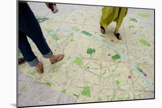 Walk-on Street Map In Paris.-Mark Williamson-Mounted Photographic Print