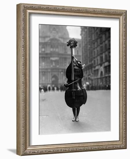 Walking Violin in Philadelphia Mummers' Parade, 1917-Bettmann-Framed Photographic Print