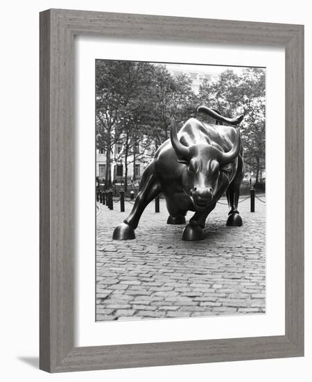 Wall Street Bull Sculpture-Chris Bliss-Framed Photographic Print