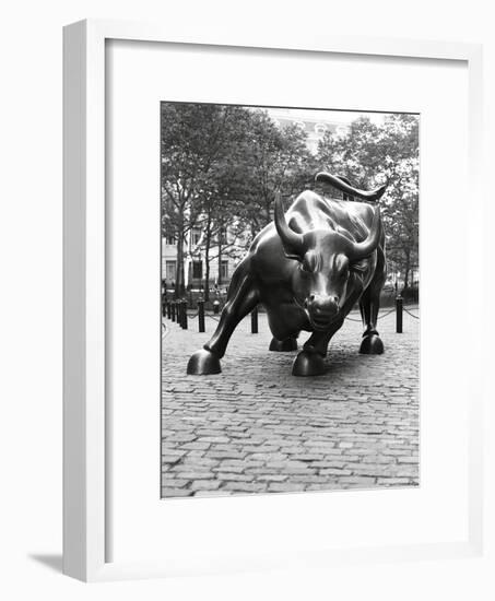 Wall Street Bull Sculpture-Chris Bliss-Framed Photographic Print