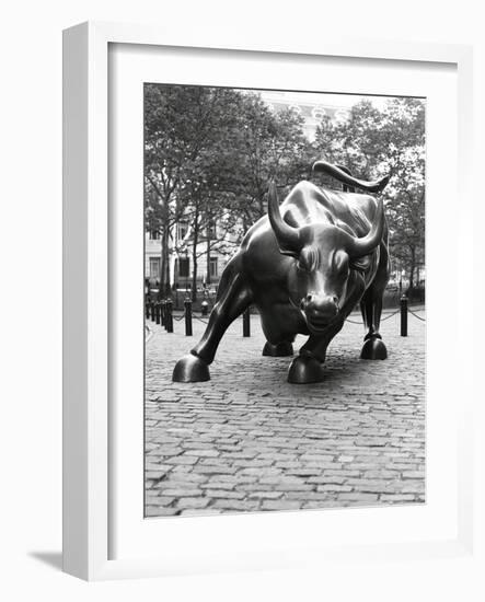 Wall Street Bull Sculpture-Chris Bliss-Framed Photographic Print