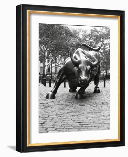 Wall Street Bull Sculpture-Chris Bliss-Framed Photographic Print