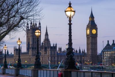 England, London, Victoria Embankment, Houses of Parliament and Big Ben