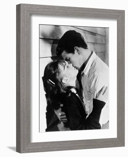 Warren Beatty; Natalie Wood. "Splendor in the Grass" [1961], Directed by Elia Kazan.-null-Framed Photographic Print