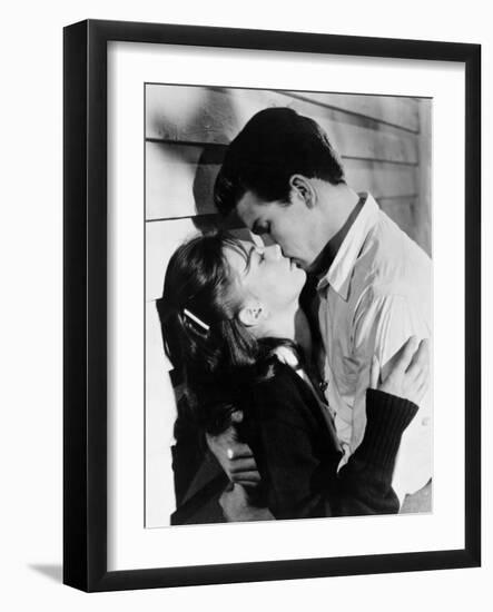 Warren Beatty; Natalie Wood. "Splendor in the Grass" [1961], Directed by Elia Kazan.-null-Framed Photographic Print