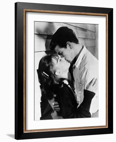 Warren Beatty; Natalie Wood. "Splendor in the Grass" [1961], Directed by Elia Kazan.-null-Framed Photographic Print