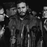 Fidel Castro arrives at Washington airport, 1959-Warren K. Leffler-Framed Photographic Print