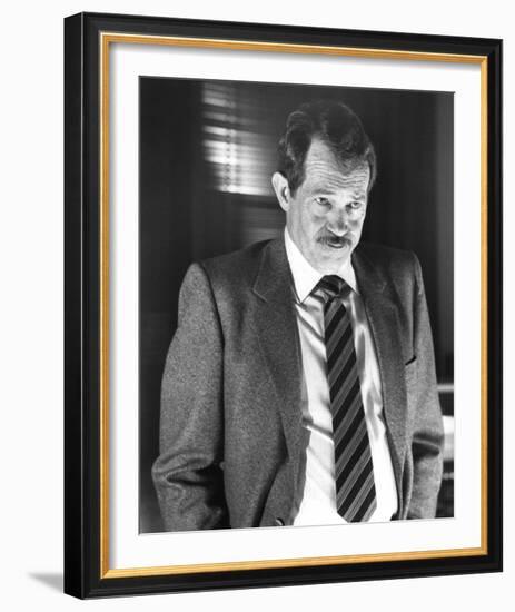 Warren Oates - The Thief Who Came to Dinner-null-Framed Photo
