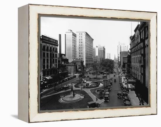 Washington Boulevard, Detroit, 1920-null-Framed Premier Image Canvas