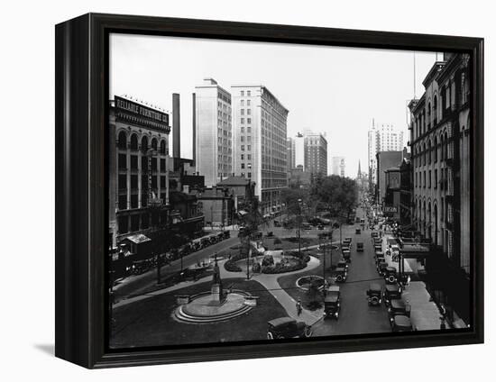 Washington Boulevard, Detroit, 1920-null-Framed Premier Image Canvas