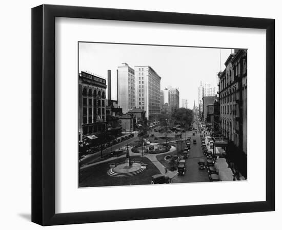 Washington Boulevard, Detroit, 1920-null-Framed Photographic Print