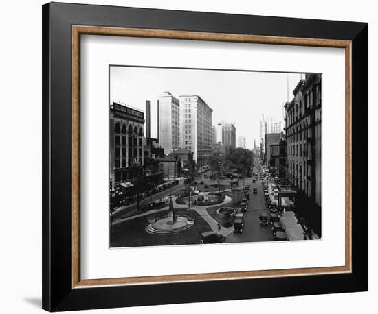 Washington Boulevard, Detroit, 1920-null-Framed Photographic Print