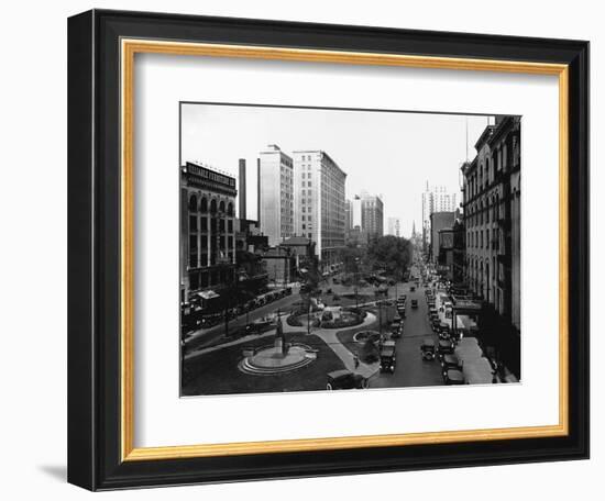 Washington Boulevard, Detroit, 1920-null-Framed Photographic Print