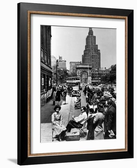 Washington Square Art Show-Alfred Eisenstaedt-Framed Photographic Print