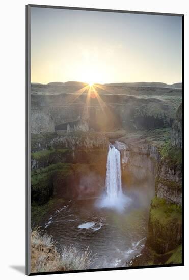 Washington State, Palouse Falls State Park, Palouse Falls, sunrise-Jamie & Judy Wild-Mounted Photographic Print