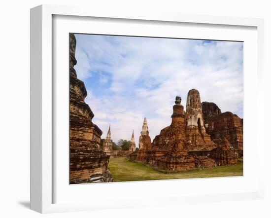 Wat Chaiwatthanaram, Ayutthaya Historical Park, Thailand-Keren Su-Framed Photographic Print