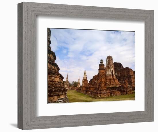 Wat Chaiwatthanaram, Ayutthaya Historical Park, Thailand-Keren Su-Framed Photographic Print