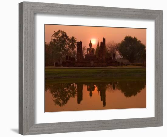 Wat Mahathat, Sukhothai Historical Park, UNESCO World Heritage Site, Sukhothai Province, Thailand,-Ben Pipe-Framed Photographic Print