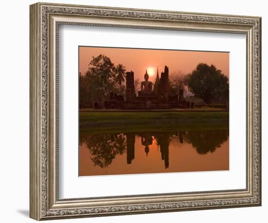 Wat Mahathat, Sukhothai Historical Park, UNESCO World Heritage Site, Sukhothai Province, Thailand,-Ben Pipe-Framed Photographic Print