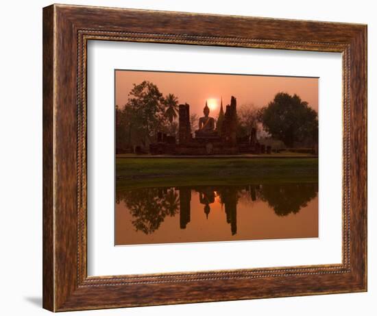 Wat Mahathat, Sukhothai Historical Park, UNESCO World Heritage Site, Sukhothai Province, Thailand,-Ben Pipe-Framed Photographic Print