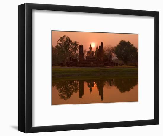 Wat Mahathat, Sukhothai Historical Park, UNESCO World Heritage Site, Sukhothai Province, Thailand,-Ben Pipe-Framed Photographic Print