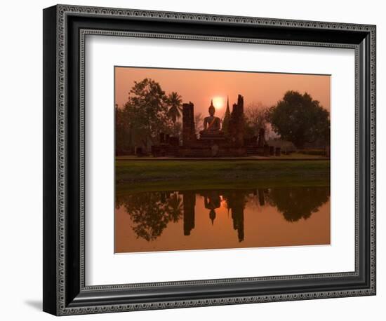 Wat Mahathat, Sukhothai Historical Park, UNESCO World Heritage Site, Sukhothai Province, Thailand,-Ben Pipe-Framed Photographic Print