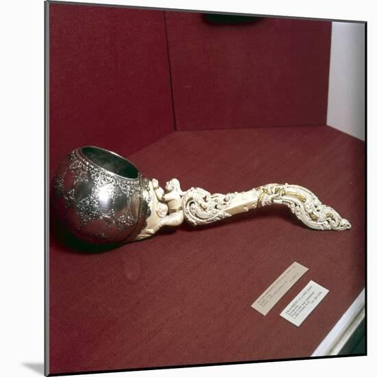 Water-Drinking Ladle, bowl in silver with ivory handle, Ceylon, 17th-18th century-Unknown-Mounted Giclee Print
