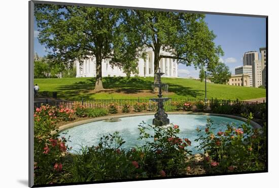 Water fountain and Virginia State Capitol, Richmond Virginia-null-Mounted Photographic Print